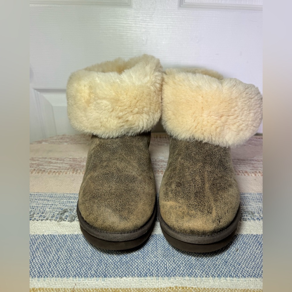 UGG Bailey Button Brown Boots - image 4